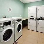 Hampton Inn & Suites Denver Airport / Gateway Park