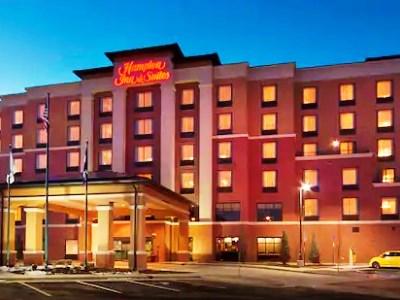 Hampton & Denver Airport / Gateway Park Hotel