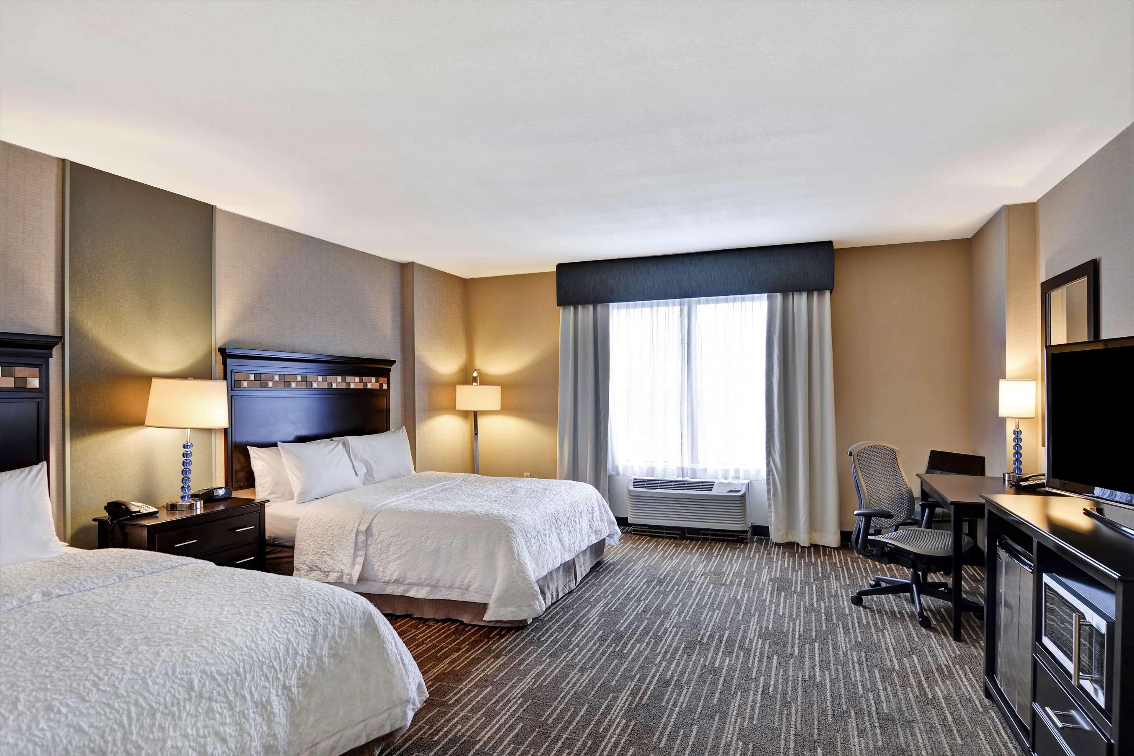 Hampton & Denver Airport / Gateway Park Hotel 3*