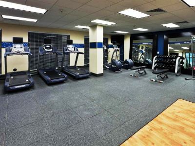 Hampton & Denver Airport / Gateway Park 3*
