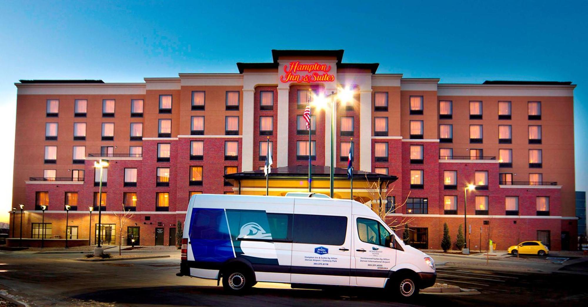 Hampton & Denver Airport / Gateway Park 3*