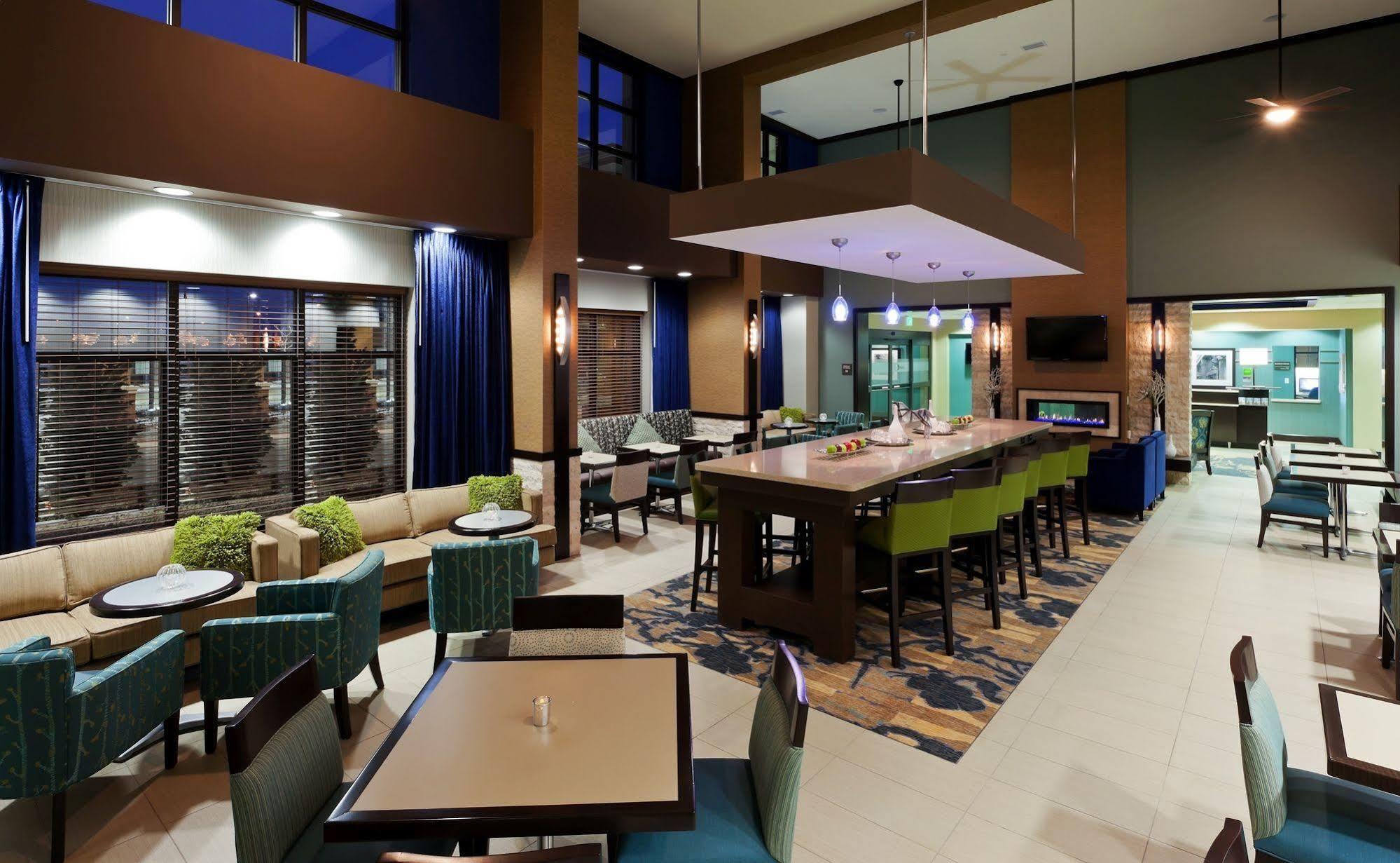 Hotel Hampton & Denver Airport / Gateway Park Aurora