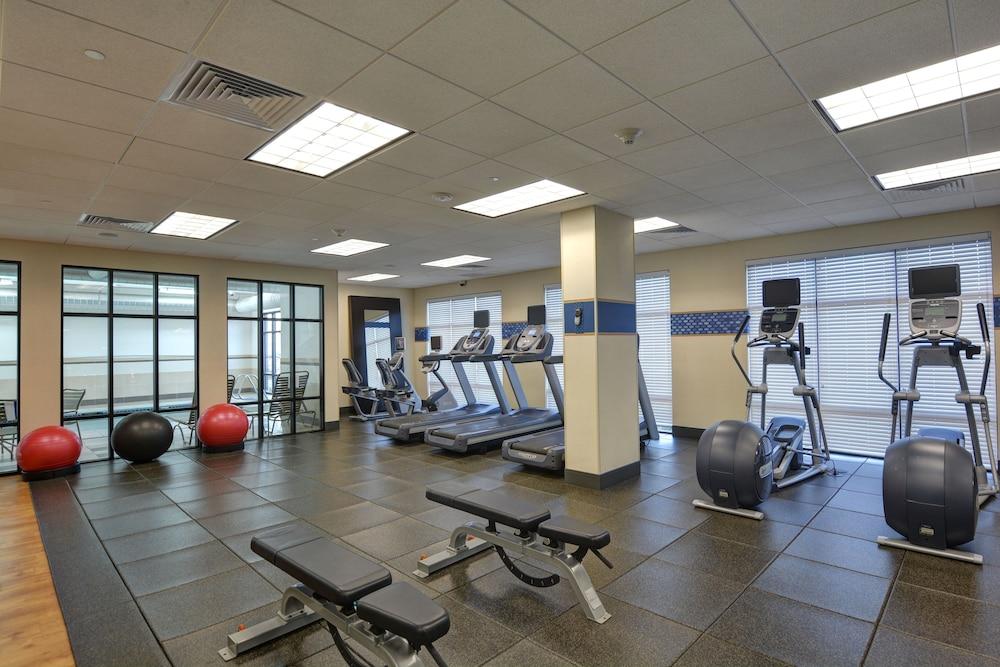 Hampton & Denver Airport / Gateway Park Hotel